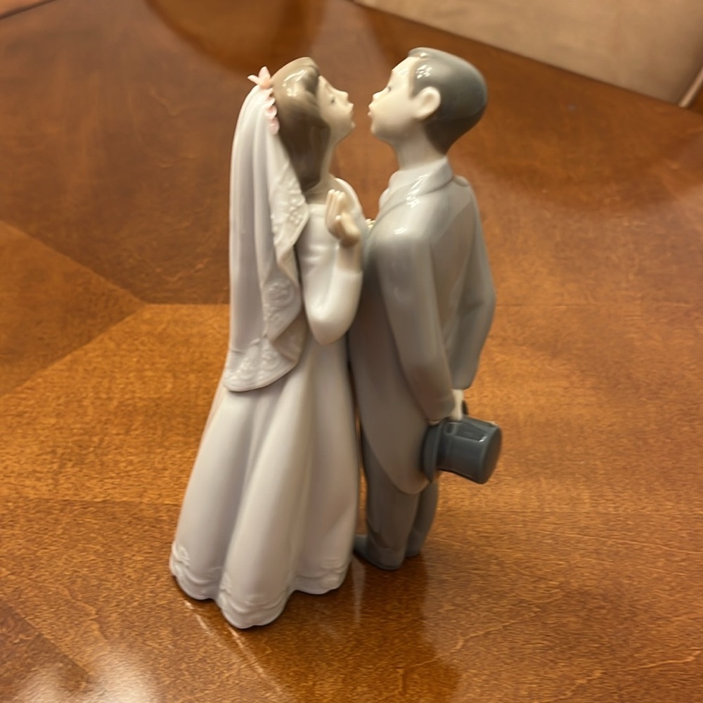 Lladro Elegant Wedding -Lladro - Picture 3 of 7